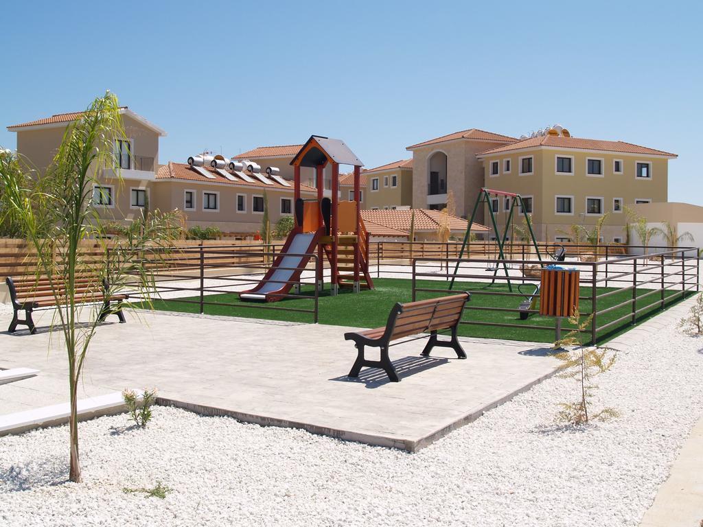 Kyklades Resort & Spa Paralimni Exterior foto